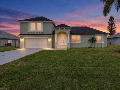 928 SE 5th Ct, Cape Coral, FL 33990