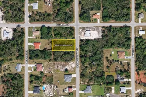 921 Richmond Ave N, Lehigh Acres, FL 33972