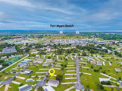 33 Dogwood Way, Fort Myers, FL 33908