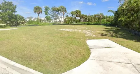 961 San Carlos Ct, Fort Myers Beach, FL 33931