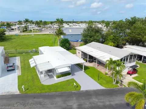 160 Adrienne Dr, Fort Myers, FL 33908