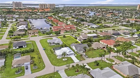 1205 El Dorado Pkwy W, Cape Coral, FL 33914
