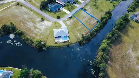 3224 NE 15th Pl, Cape Coral, FL 33909