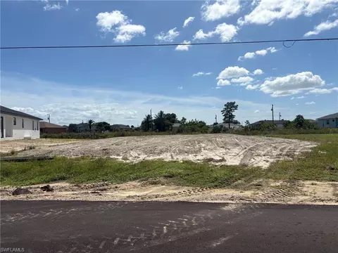 1820 NE 14th St, Cape Coral, FL 33909
