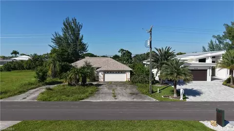 209 SE 28th Ter, Cape Coral, FL 33904