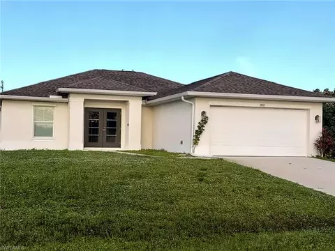 202 NW 25th Pl, Cape Coral, FL 33993