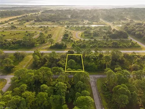124 Horseshoe Loop, Labelle, FL 33935 photo 3