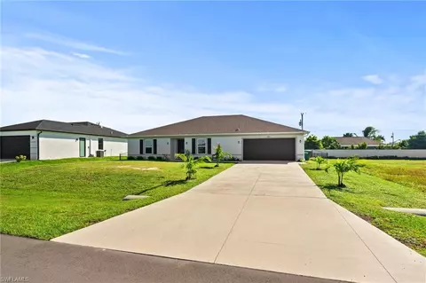 1409 NE 4th Pl, Cape Coral, FL 33909