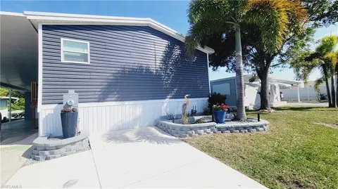 352 Shoreland Dr, Fort Myers, FL 33905