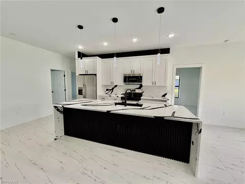 Kitchen - 600 E 7th St, Lehigh Acres, FL 33972 photo 3 of 8