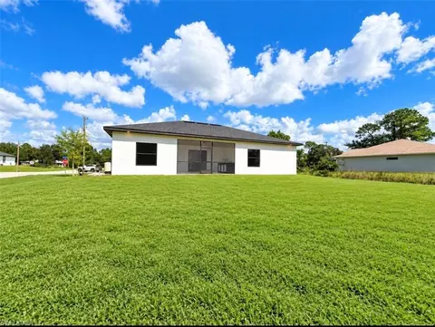 Exterior - 600 E 7th St, Lehigh Acres, FL 33972 photo 3 of 6