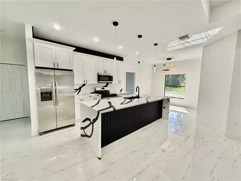 Kitchen - 600 E 7th St, Lehigh Acres, FL 33972 photo 4 of 8