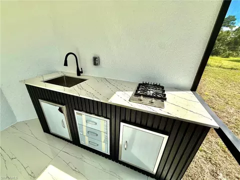 Kitchen - 600 E 7th St, Lehigh Acres, FL 33972 photo 8 of 8
