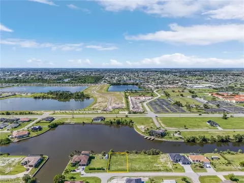 1216 NW 9th St, Cape Coral, FL 33993
