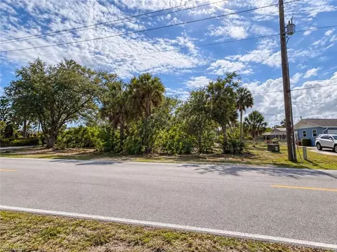 21516 Winlock Ave, Port Charlotte, FL 33952