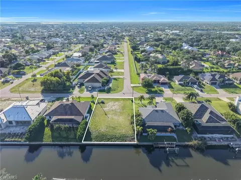 2011 SW 17th Pl, Cape Coral, FL 33991