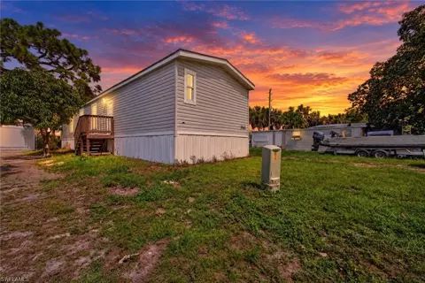 3762 Unique Cir, Fort Myers, FL 33908