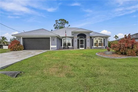 2301 NE 33rd Ln, Cape Coral, FL 33909