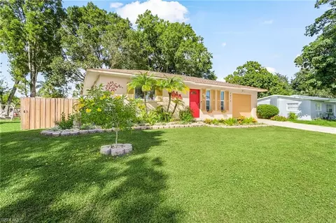 2073 E Tobago Cir, Fort Myers, FL 33905