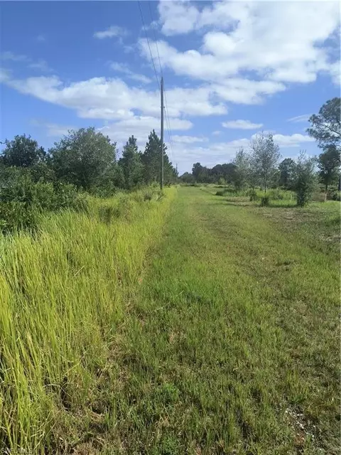 1711 Comanche Trl, Labelle, FL 33935 photo 5