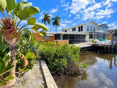 Exterior - 2566 2nd St, Matlacha, FL 33993 photo 3 of 6