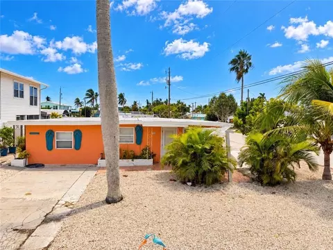 Exterior - 2566 2nd St, Matlacha, FL 33993 photo 2 of 6