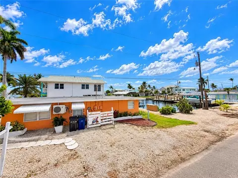 Exterior - 2566 2nd St, Matlacha, FL 33993 photo 4 of 6