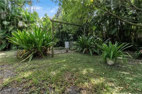 Exterior - 426 W Crescent Dr, Clewiston, FL 33440 photo 2 of 7