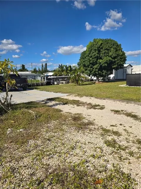 4920 Flamingo Dr, Saint James City, FL 33956