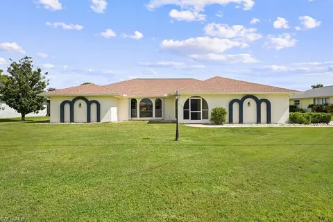 315 SE 20th Ct, Cape Coral, FL 33990