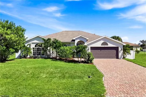 1305 SW 11th Pl, Cape Coral, FL 33991