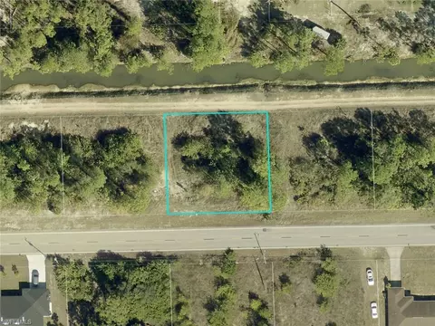 1341 E 12th St, Lehigh Acres, FL 33972