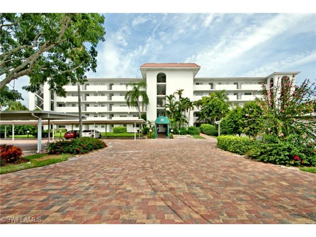 29 High Point Cir E #405, Naples, FL 34103 photo 2