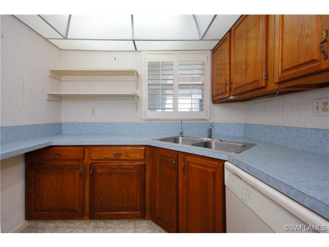 29 High Point Cir E #405, Naples, FL 34103 photo 13
