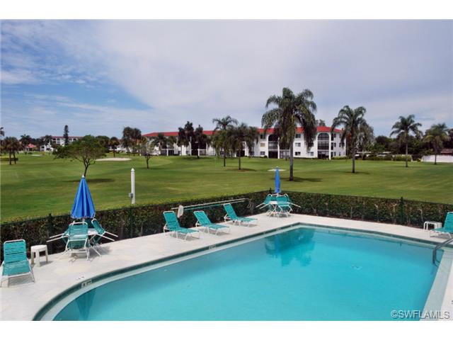 29 High Point Cir E #405, Naples, FL 34103 photo 4