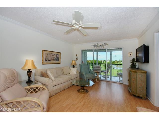 29 High Point Cir E #405, Naples, FL 34103 photo 7