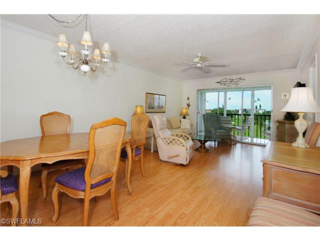 29 High Point Cir E #405, Naples, FL 34103 photo 5