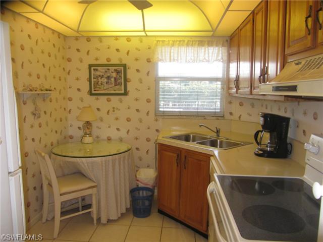 37 High Point Cir E #209, Naples, FL 34103 photo 9