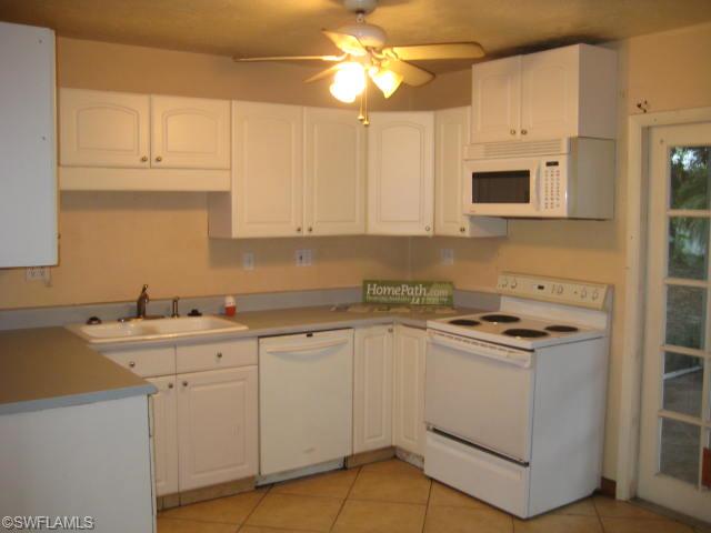 Undisclosed, Naples, FL 34104 photo 2