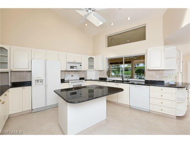 547 Devils Ln, Naples, FL 34103 photo 4