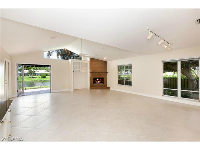 547 Devils Ln, Naples, FL 34103 photo 2