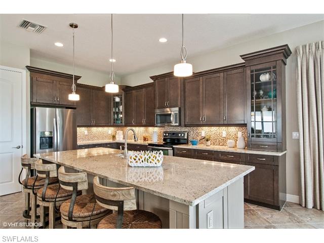 1641 Serrano Cir, Naples, FL 34105 photo 2