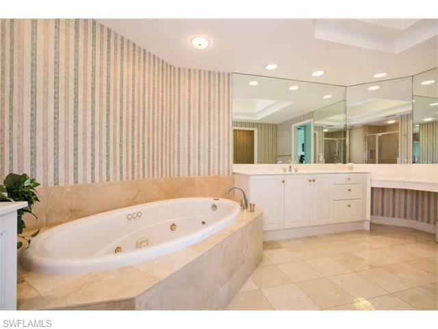 425 Dockside Dr #703, Naples, FL 34110 photo 17