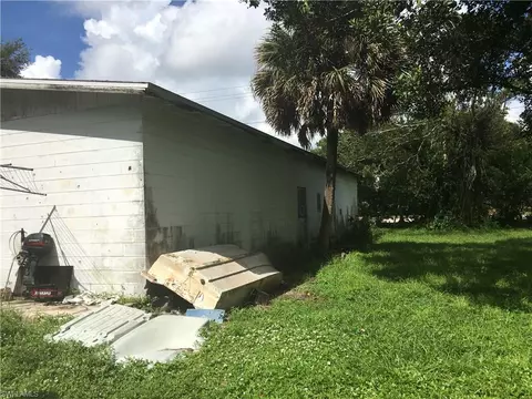 3181 Bayshore Dr, Naples, FL 34112 photo 4