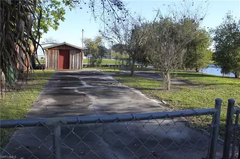 2870 County Road 721 Loop, Moore Haven, FL 33471 photo 3