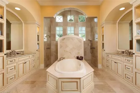 240 Cuddy Ct, Naples, FL 34103 photo 4