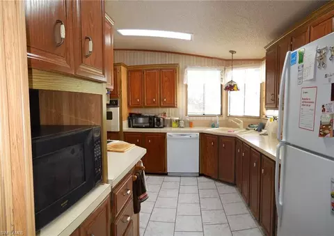1718 Beverly Dr, Naples, FL 34114 photo 5