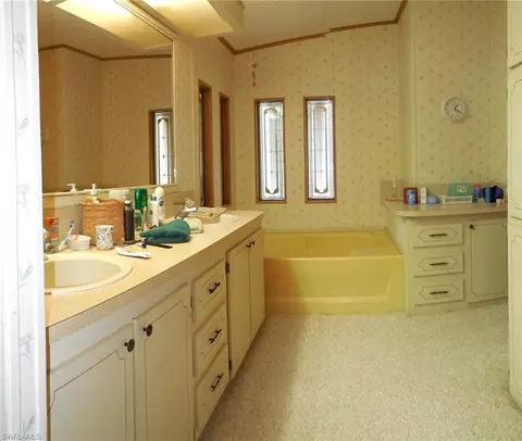 1718 Beverly Dr, Naples, FL 34114 photo 8