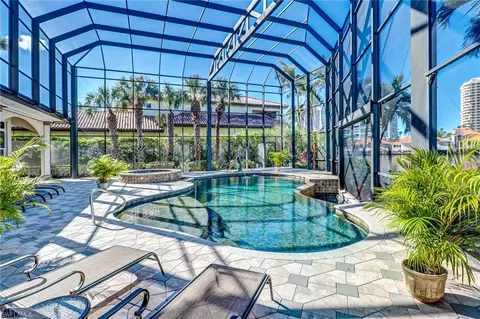 315 Pirates Bight, Naples, FL 34103 photo 6