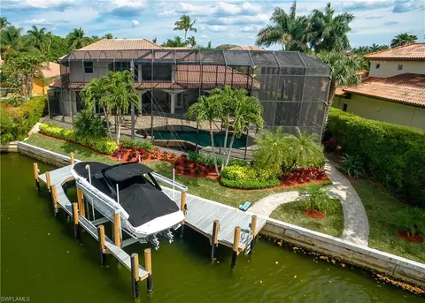 315 Pirates Bight, Naples, FL 34103 photo 1